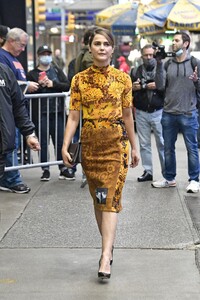 keri-russell-at-gma-in-new-york-10-25-2021-4.jpg