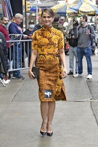 keri-russell-at-gma-in-new-york-10-25-2021-6.jpg