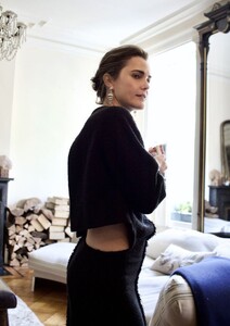 keri-russell-the-bare-magazine-november-2021-8.jpg