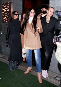 kim-kardashian-demi-moore-and-rumer-willis-out-in-west-hollywood-11-21-2021-3.jpg