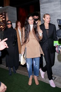 kim-kardashian-demi-moore-and-rumer-willis-out-in-west-hollywood-11-21-2021-6.thumb.jpg.0acb7fe341bbb896e802731d8a8223a6.jpg