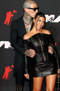 kourtney-kardashian-2021-mtv-video-music-awards-0.jpg