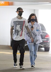 kourtney-kardashian-and-travis-barker-beverly-hills-06-02-2021-8.jpg