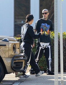 kourtney-kardashian-at-a-music-studio-in-la-11-07-2021-0.jpg