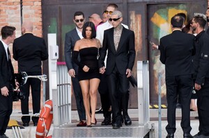 kourtney-kardashian-d-g-event-in-venice-08-30-2021-6.jpg