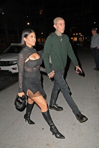 kourtney-kardashian-heads-to-zero-bond-in-new-york-10-14-2021-0.jpg