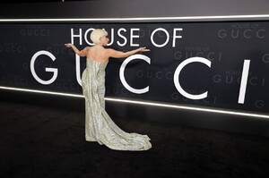 lady-gaga-house-of-gucci-premiere-in-la-6.jpg