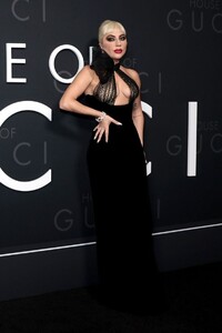 lady-gaga-house-of-gucci-premiere-in-new-york-4.jpg