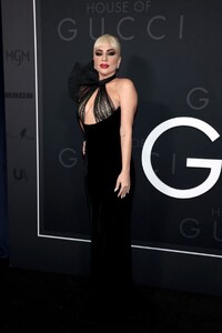 lady-gaga-house-of-gucci-premiere-in-new-york-6.jpg