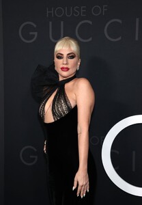 lady-gaga-house-of-gucci-premiere-in-new-york-9.jpg