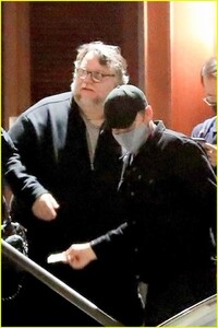 leonardo-dicaprio-dinner-with-guillermo-del-toro-03.jpg