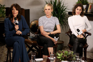 lizzy-caplan-at-variety-studio-(19).jpg