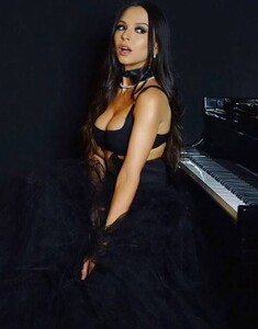 lola-astanova-4.jpg