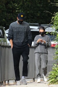 mila-kunis-and-ashton-kutcher-out-in-studio-city-10-07-2021-0.jpg