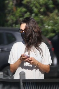 mila-kunis-out-and-about-in-beverly-hills-11-04-2021-4.jpg