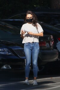 mila-kunis-out-and-about-in-beverly-hills-11-04-2021-6.jpg