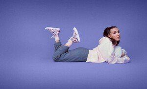 millie-bobby-brown-converse-november-2021-1.jpeg