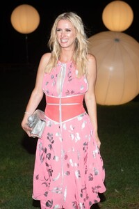 nicky-hilton-at-prabal-gurung-fashion-show-at-nyfw-in-new-york-09-08-2021-1.thumb.jpg.552d627212826f46d85eaf1a4873738a.jpg