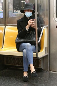 nicky-hilton-rides-new-york-city-s-no.-6-train-10-27-2021-6.jpg
