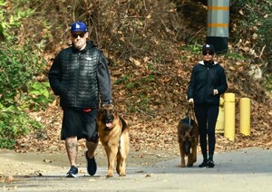 nicole-richie-and-joel-out-with-their-dogs-in-los-angeles-11-20-2021-3.jpg