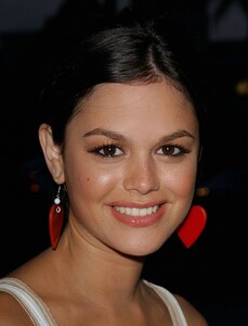 rachel-bilson_370.jpg