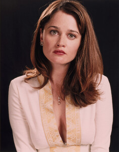 robin-tunney_141.jpg