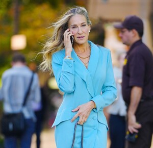 sarah-jessica-parker-and-just-like-that-set-in-new-york-11-01-2021-6.jpg