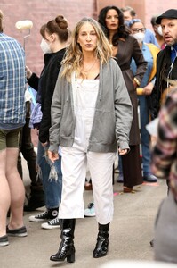 sarah-jessica-parker-nicole-ari-parker-kristen-davis-and-sarita-choudhury-bushwick-11-02-2021-7.jpg