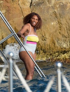 serena-williams-in-swimsuit-in-france-06-12-2021-1.jpg