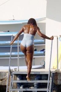 serena-williams-in-swimsuit-in-france-06-12-2021-4.jpg