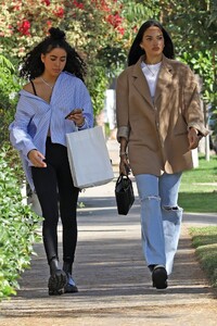 shanina-shaik-street-style-west-hollywood-11-02-2021-4.jpg