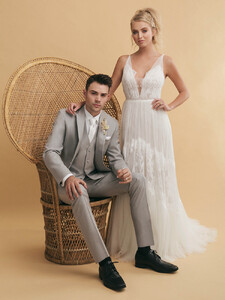 ss20-fashion-the-new-romantics-129368-315.thumb.jpg.75e2881ba323f689e448458da1b8db61.jpg