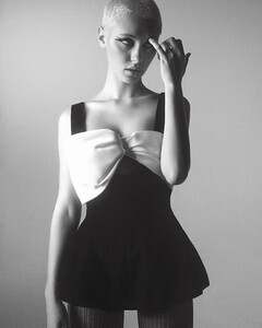 ss55_saint_laurent-1153504602cd8ec9a9dcf4620d1bf82263_thumb.jpg