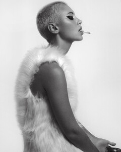 ss55_saint_laurent-3e5d326adb254ed4fadfd10c9fb9ccbcf_thumb.jpg