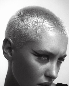 ss55_saint_laurent-7f51b263a7511396eae22b49c1aeef712_thumb.jpg