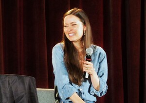 summer-glau-at-phoenix-fan-fusion-panel-05-26-2019-2.jpg