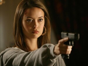 summer-glau-terminator-sarah-connor-chronicles-tv-series-1x02-stills-.jpg