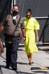 thandie-newton-arrives-at-el-capitan-entertainment-centre-in-hollywood-08-26-2021-1.jpg