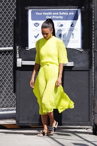 thandie-newton-arrives-at-el-capitan-entertainment-centre-in-hollywood-08-26-2021-2.jpg