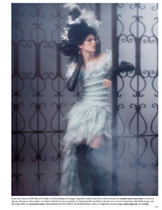 vogue-germany-4-2013_stella-tennant_(2).thumb.jpg.9c69e93d4c5aee400a0213d3f678ac12.jpg