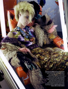 vogue-uk-august-2013_sasha_(1).thumb.jpg.748534f9387040add6891b81318c7a6c.jpg