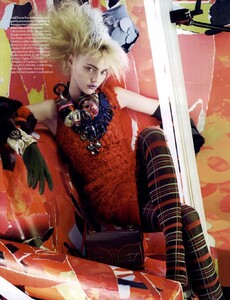 vogue-uk-august-2013_sasha_(4).thumb.jpg.52c4a97b1d9ec8ac806408c9e6e5640b.jpg
