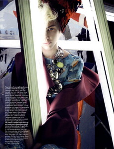 vogue-uk-august-2013_sasha_(9).thumb.jpg.0cf18b22174b62e92a24676aaad526ee.jpg