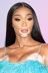 winnie-harlow-mtv-emas-2021-2.jpg