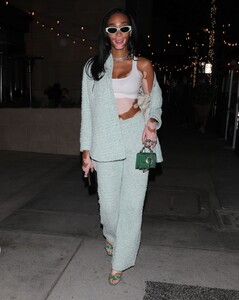 winnie-harlow-night-out-style-beverly-hills-10-16-2021-0.jpg