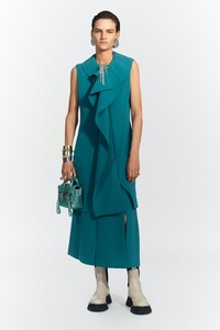 00007-3.1-Phillip-Lim-Resort-22-credit-brand.jpg