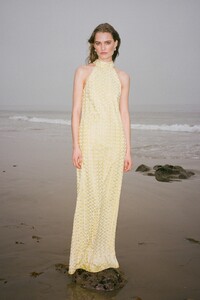 00008-Staud-PreFall-22-NewYork-credit-brand.jpg