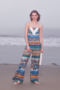 00009-Staud-PreFall-22-NewYork-credit-brand.jpg