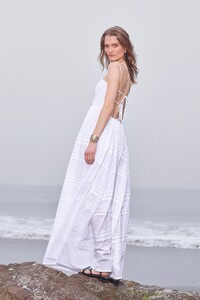 00013-Staud-PreFall-22-NewYork-credit-brand.jpg