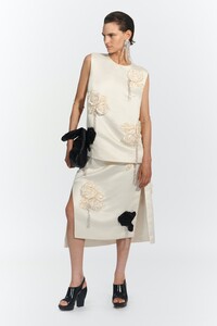 00017-3.1-Phillip-Lim-Resort-22-credit-brand.jpg